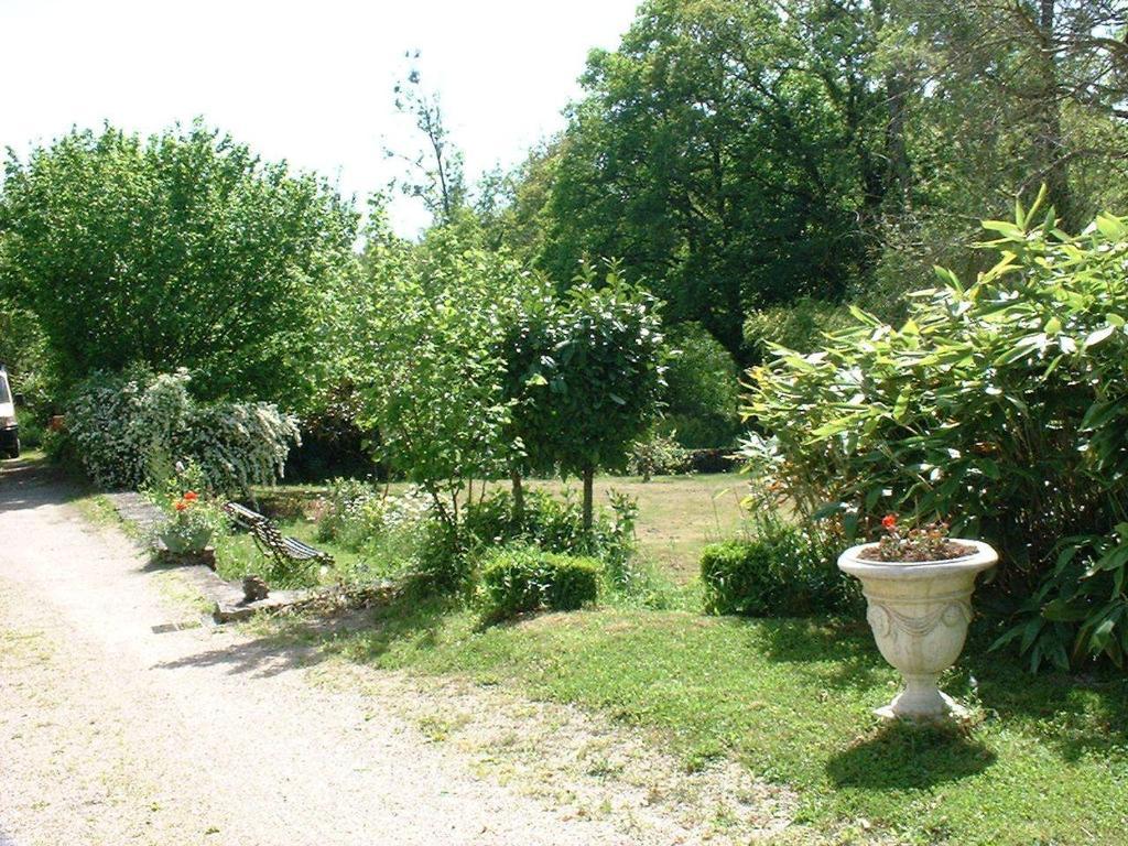 Domaine De La Dame De Lauriere Bed & Breakfast Solignac Exterior photo